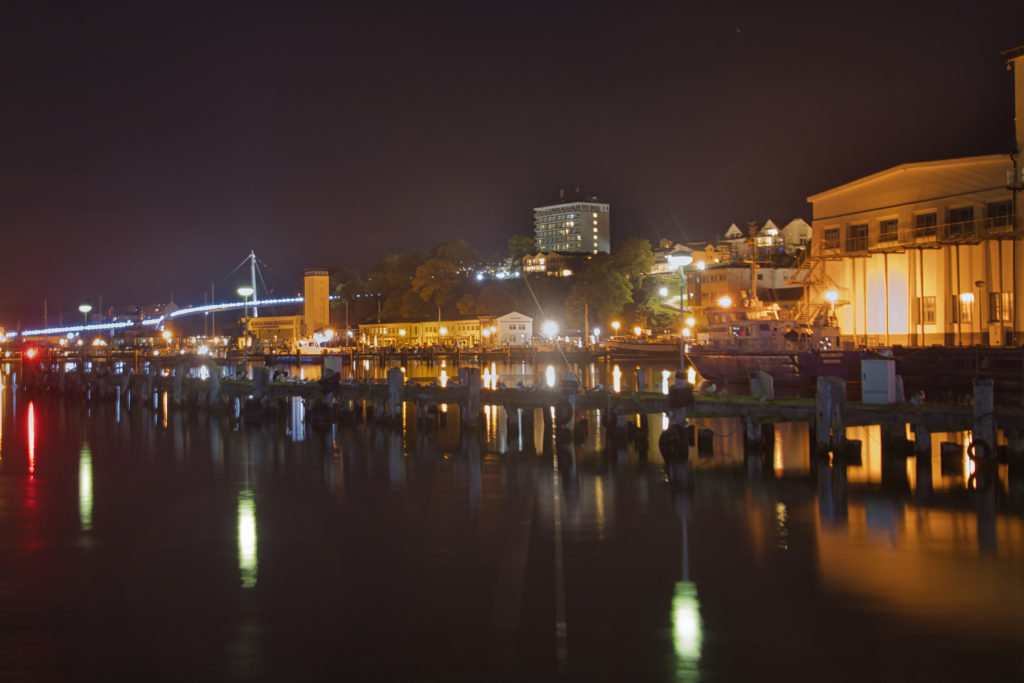 Sassnitzer Hafen bei Nacht