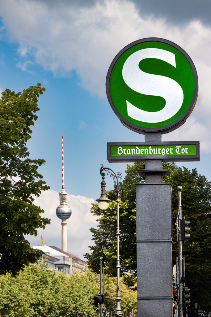 S-Bahn Schild Brandenburger Tor